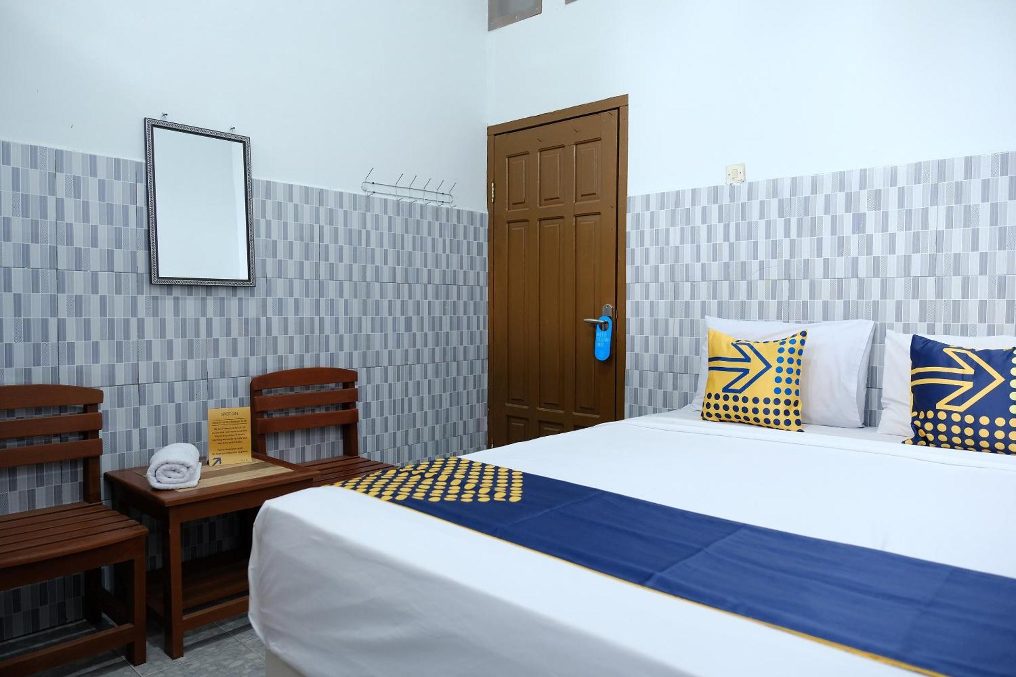 Oyo 2766 Kezia Kost Hotel Tanjung Pandan Luaran gambar