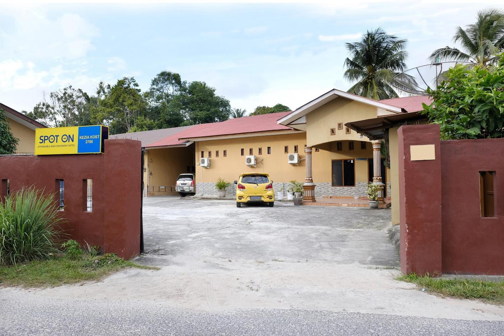 Oyo 2766 Kezia Kost Hotel Tanjung Pandan Luaran gambar