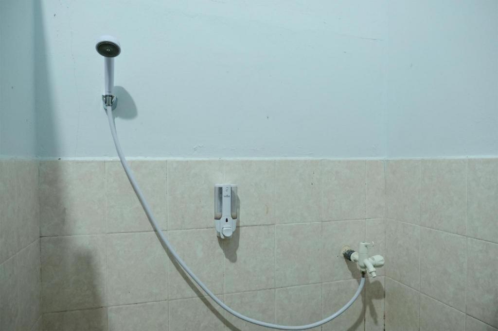 Oyo 2766 Kezia Kost Hotel Tanjung Pandan Luaran gambar